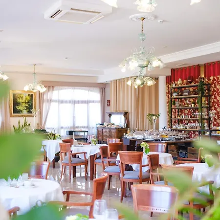 Hotel Ciutat Jardi 4*